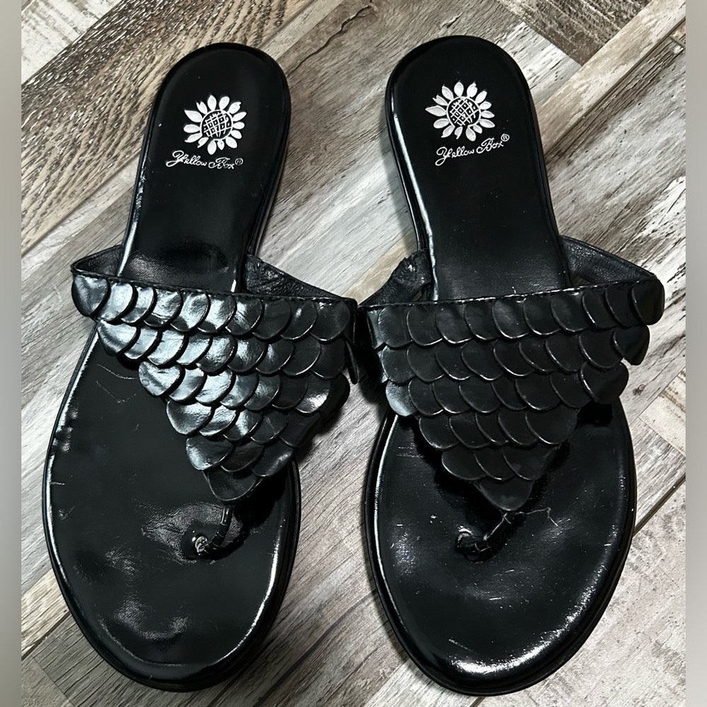 Yellow Box Petal Black Leather Thong Sandals Flip Flops Size:8